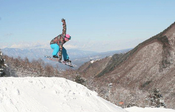 目的別総合第1位：首都圏から直行バスでアクセス抜群の山梨・カムイみさかスキー場