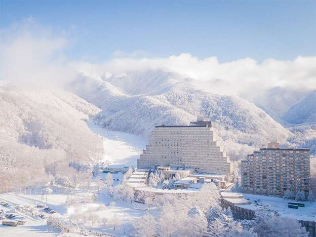 ホテルリステル猪苗代ウイングタワー外観