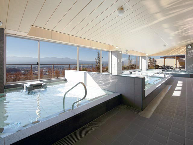 佐久平ハイウェイオアシス内の天然温泉施設 平尾温泉 みはらしの湯 大浴場