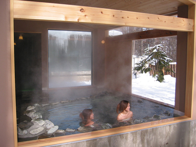 「湯の丸高原ホテル」内にある天然温泉