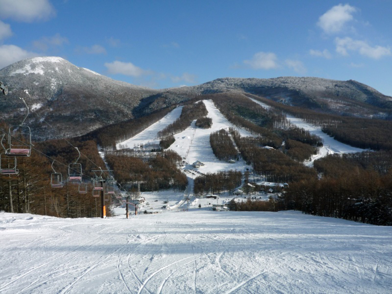 湯の丸スキー場ゲレンデ風景