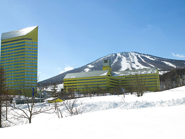 ANAクラウンプラザリゾート安比高原 本館外観