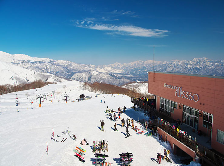 エイブブ白馬五竜の山頂レストラン「Alps360」