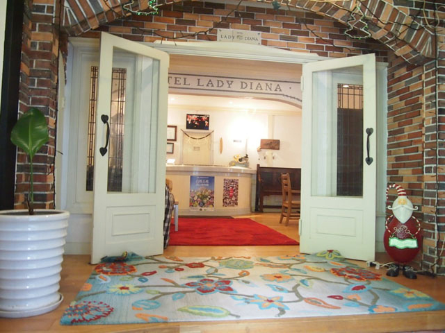 レディダイアナ＆セントジョージ エントランス