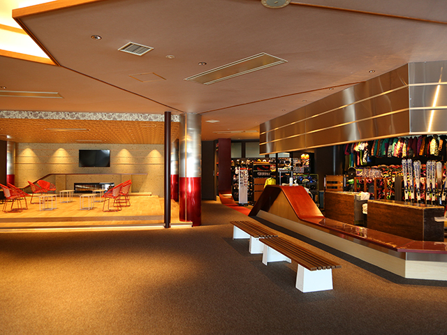 白馬さのさかスキー場　センターハウス カストルプラザの内観