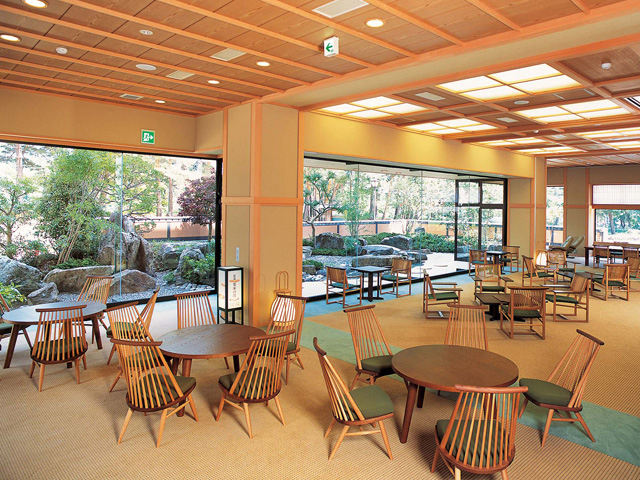 緑翠亭 景水 内観