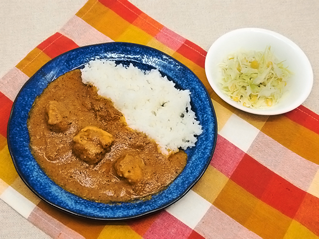 爺ガ岳スキー場センターハウスのレストラン人気メニューのカレーライス