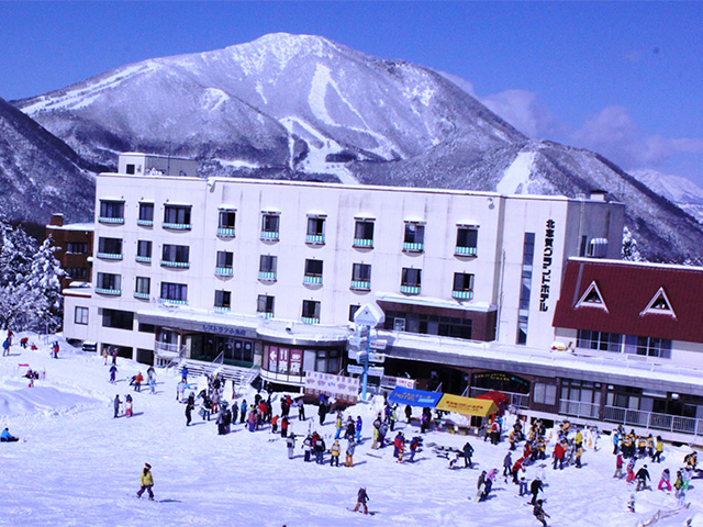 北志賀グランドホテル本館外観