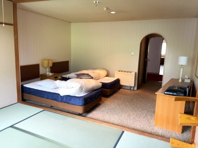 ホテルアルパイン竜王和洋室