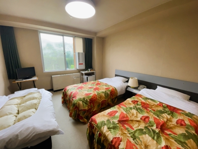 北志賀ホリデーイン洋室