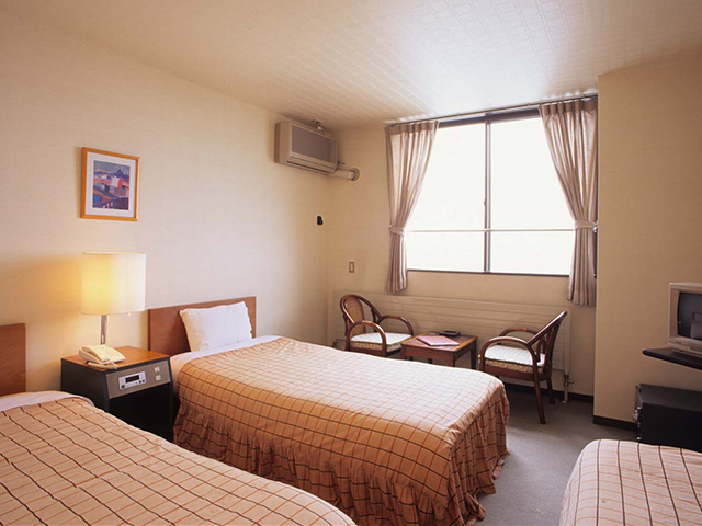 ホテルシャレー竜王洋室