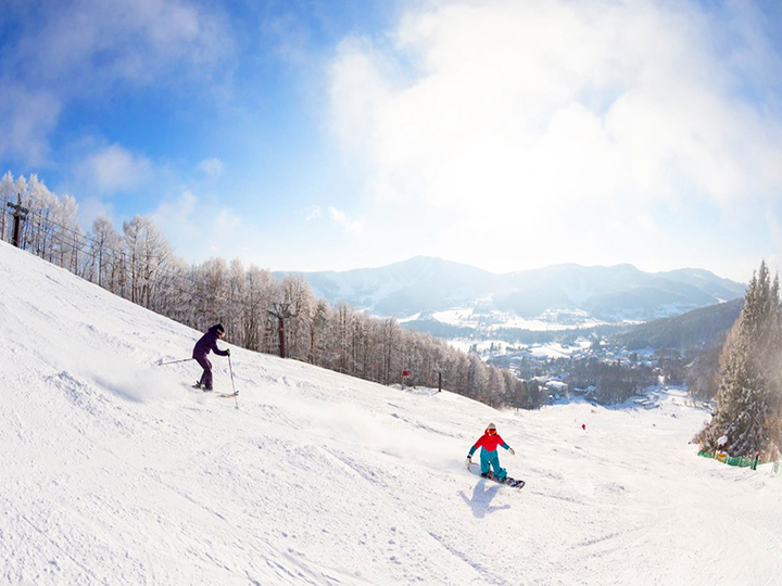 菅平高原スノーリゾートの晴天の風景2