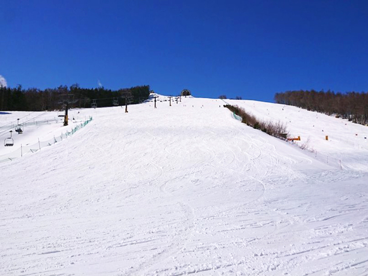 菅平高原スノーリゾートの晴天の風景4