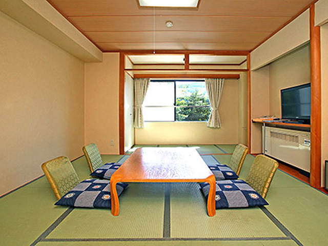 菅平イナリールホテル和室