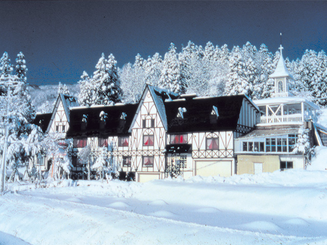 ホワイトヴィレッヂ外観