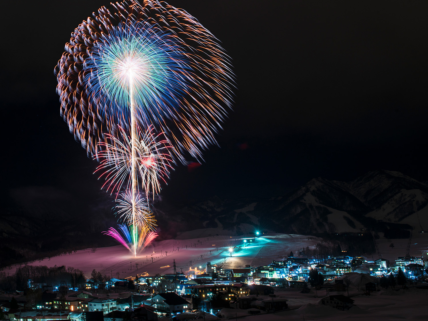 【長野県白馬】栂池高原スキー場の花火