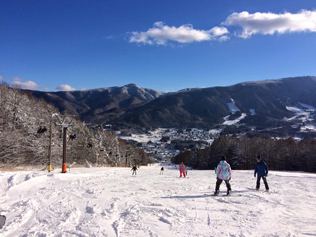 Ｘ－ＪＡＭ高井富士＆よませ温泉のスノーボーダーと風景