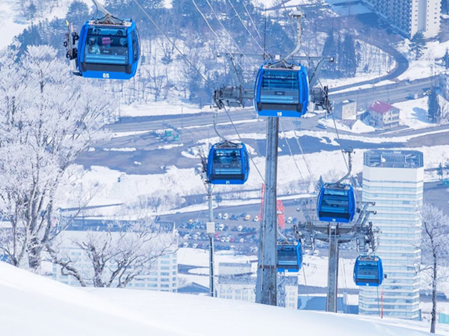 苗場・かぐらスキー場 毎日値下げ予定 共通リフト1日券x3枚　即日発送 苗場・かぐらスキー場 毎日値下げ予定 共通リフト1日券x3枚 即日発送