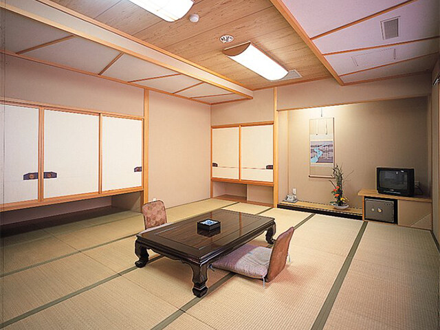 JURIN(旧タカミヤビレッジホテル樹林)洋室