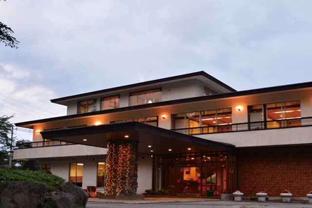 大町温泉 アルペンルートホテル外観