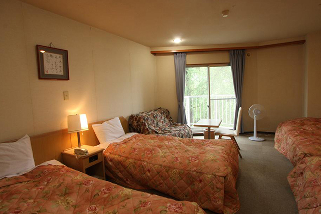 ホテル竜王洋室