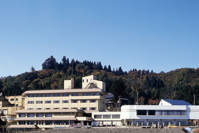 六日町温泉　ほてる木の芽坂外観