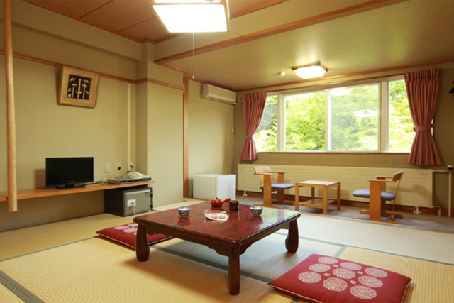 ホテルサニーバレー洋室