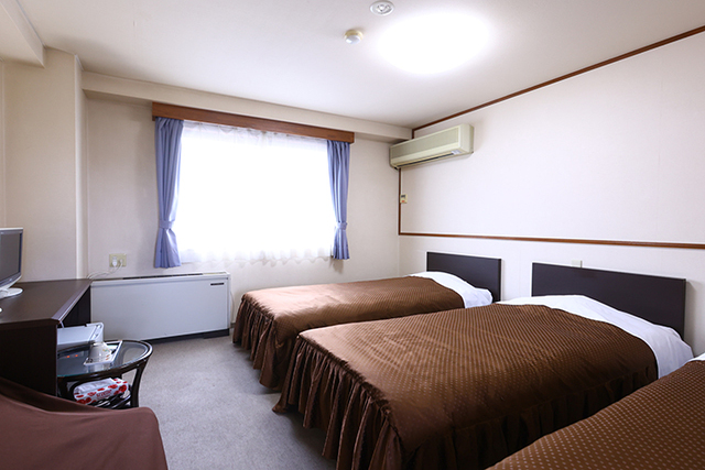 ホテルサンプラザ栂池洋室