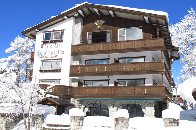 ホテルホワイトイン北志賀外観