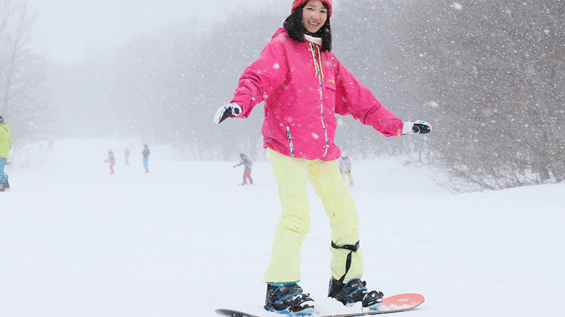 スノーボード初心が一番先に覚えるべき木の葉滑りの2つのコツ