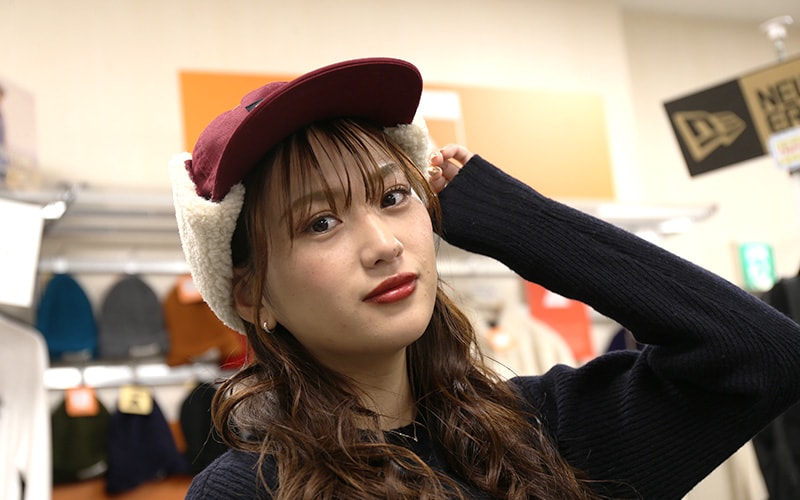 スノボで顔まわりを演出する重要アイテム、ビーニー（ニット帽）とキャップ