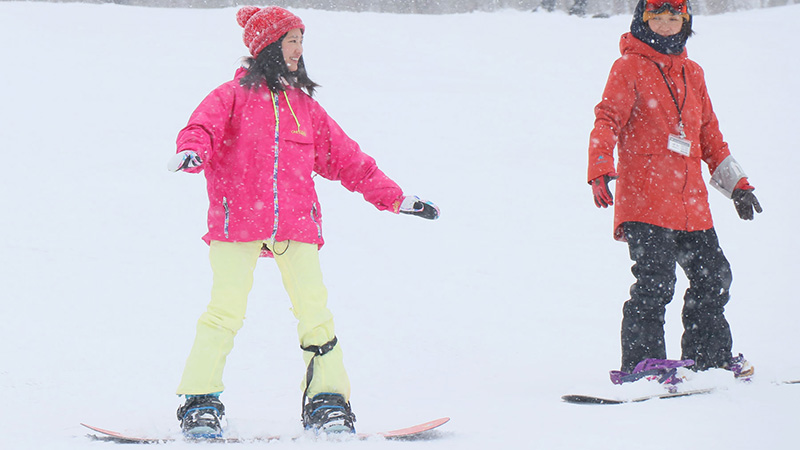スノーボード初心が一番先に覚えるべき木の葉滑りの2つのコツ