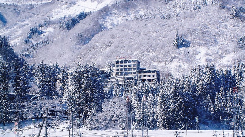 雪国の宿　高半