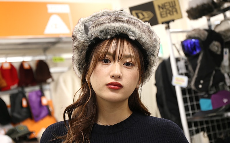 スノボで顔まわりを演出する重要アイテム、ビーニー（ニット帽）とキャップ