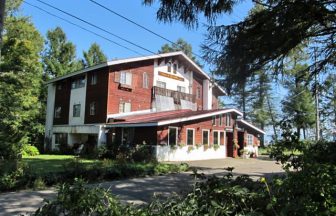 鹿SHIKA LODGE（旧ペンション チロリアンハウス 灯）