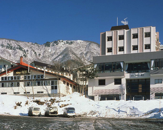 ホテルシャレ―竜王外観